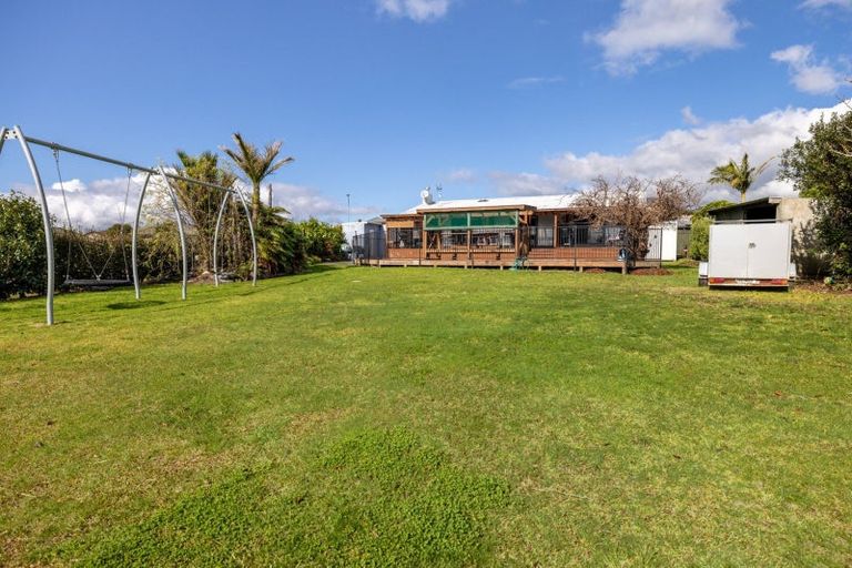 Photo of property in 242 Omokoroa Road, Omokoroa, 3114