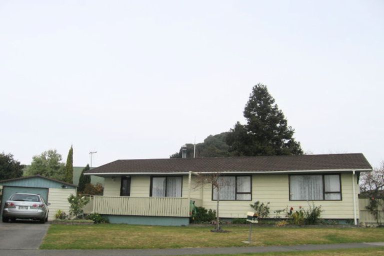 Photo of property in 11 Hetley Crescent, Taradale, Napier, 4112