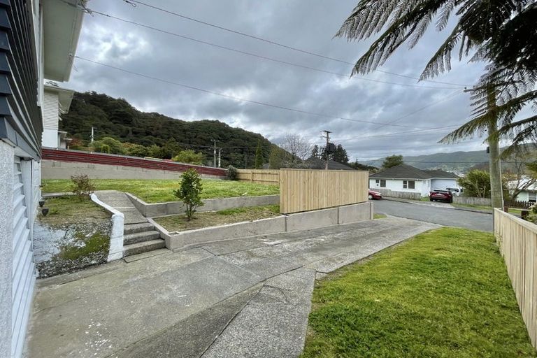 Photo of property in 6 Reid Road, Wainuiomata, Lower Hutt, 5014