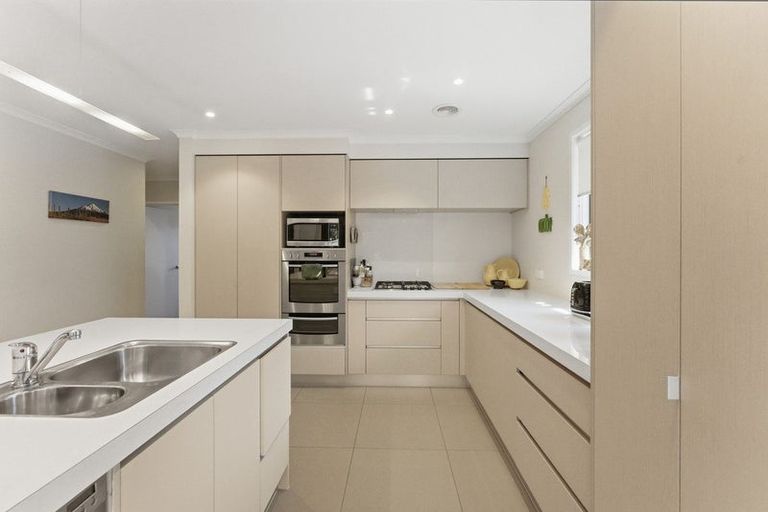 Photo of property in 7a Pipitea Place, Whalers Gate, New Plymouth, 4310