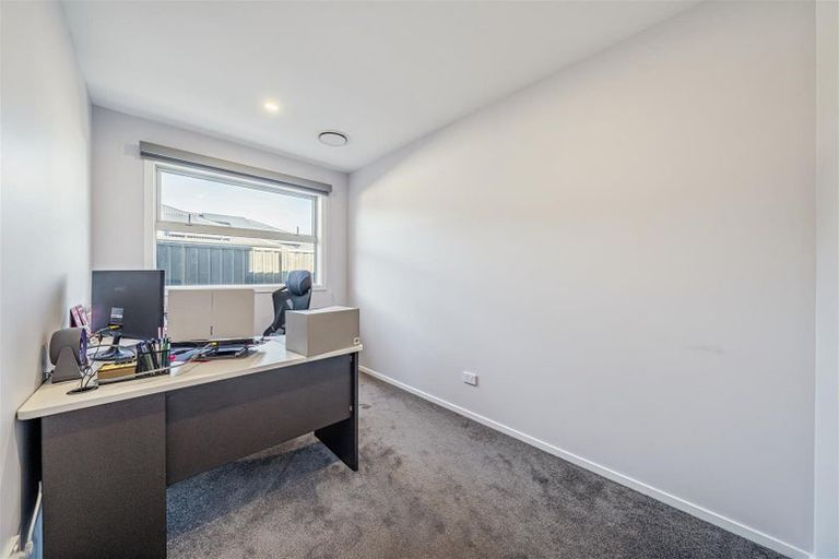 Photo of property in 32 Castletown Street, Wallaceville, Upper Hutt, 5018