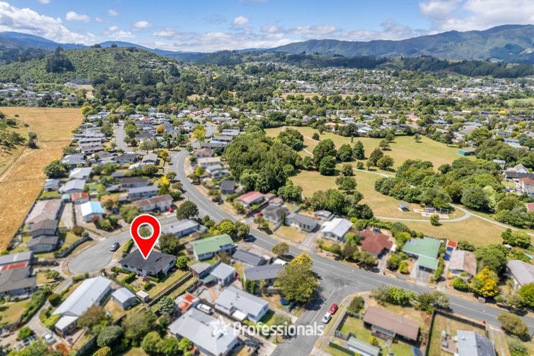 Photo of property in 3 Utah Grove, Totara Park, Upper Hutt, 5018