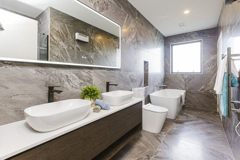 Photo of property in 31 Evergreen Parade, Rosehill, Papakura, 2113