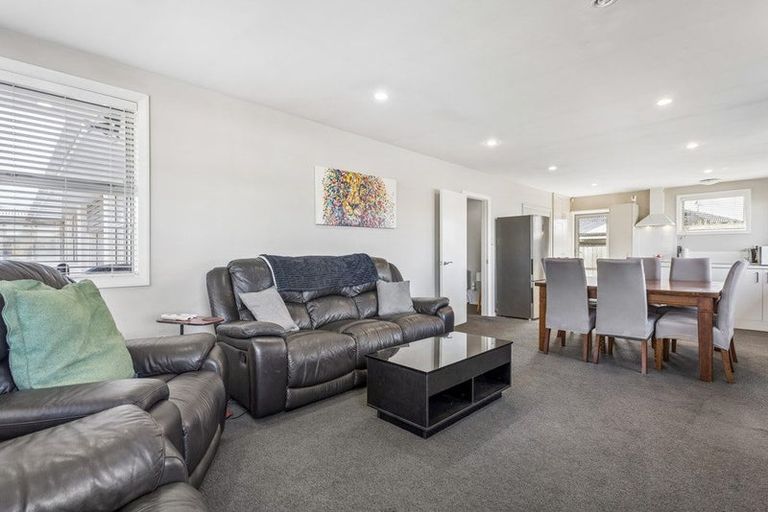 Photo of property in 1/57 Mcfaddens Road, St Albans, Christchurch, 8052