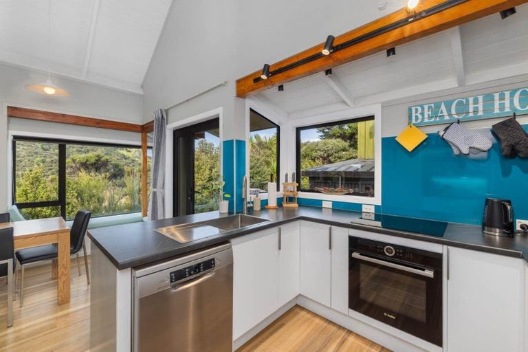 Photo of property in 19 Te Kahikatoa Peninsula Road, Kaeo, 0478