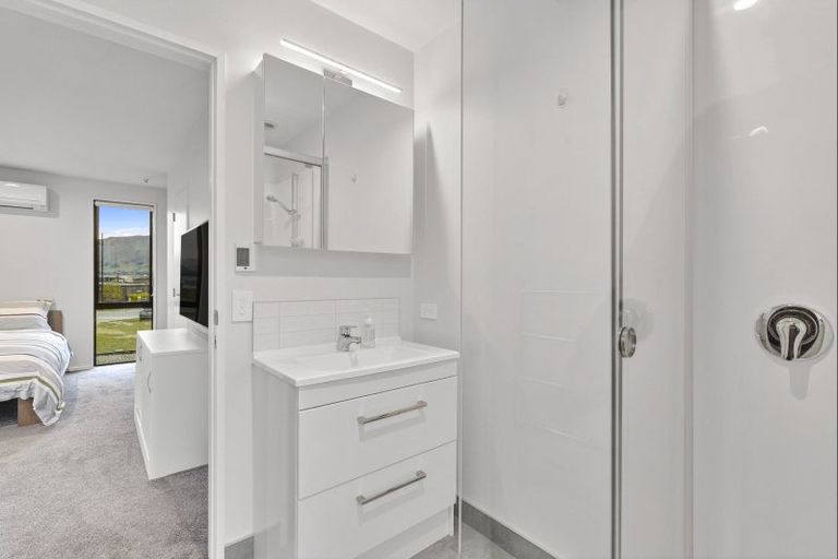 Photo of property in 6 Mills Road, Wanaka, 9305