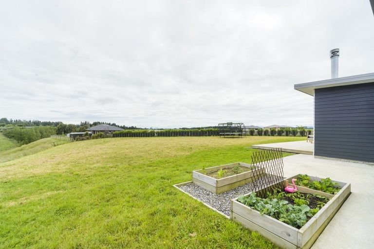 Photo of property in 15 Highland View Drive, Tokomaru, Palmerston North, 4474