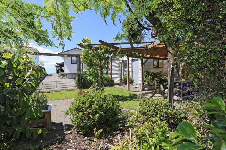 Photo of property in 132 North Shore Road, Eskdale, Napier, 4182