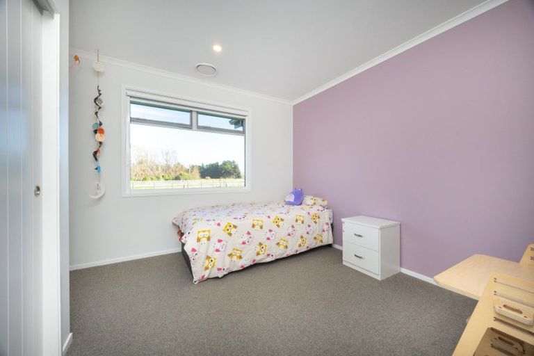 Photo of property in 1 Ashgrove Lane, Ashhurst, Palmerston North, 4470