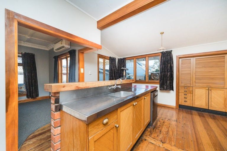 Photo of property in 161 Featherston Street, Takaro, Palmerston North, 4410