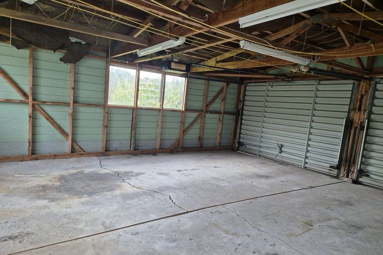 Photo of property in 40 Forest Hill Road, Henderson, Auckland, 0612