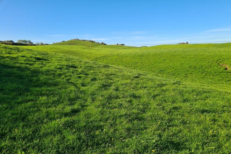 Photo of property in 801 Mangorei Road, Mangorei, New Plymouth, 4371