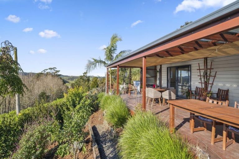 Photo of property in 82 Pinchgut Road, Kaukapakapa, 0873