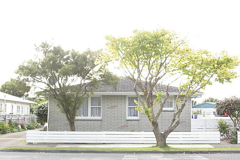 Photo of property in 1/135 Epuni Street, Epuni, Lower Hutt, 5011