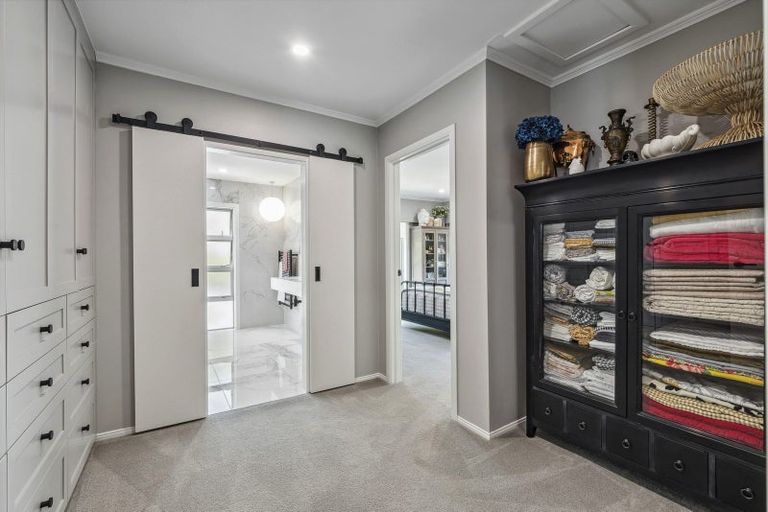 Photo of property in 9 Seymour Road, Mellons Bay, Auckland, 2014