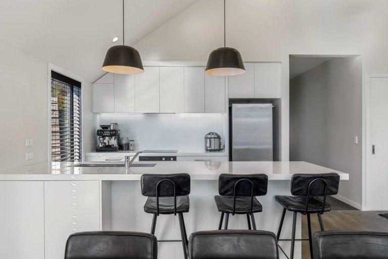 Photo of property in 8 Falconer Rise, Jacks Point, Queenstown, 9371