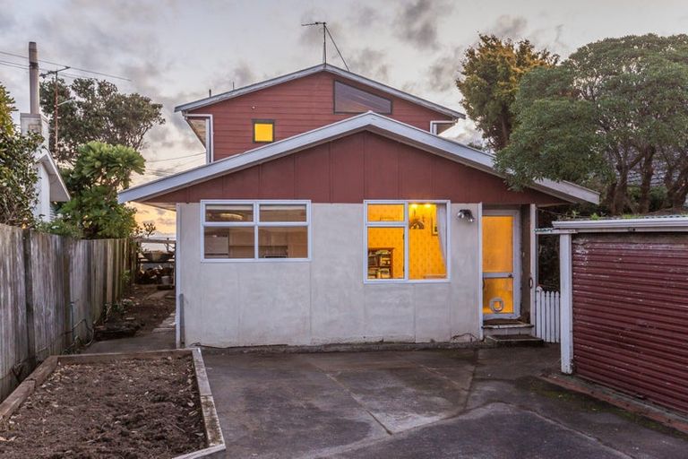 Photo of property in 22a Steyne Avenue, Plimmerton, Porirua, 5026