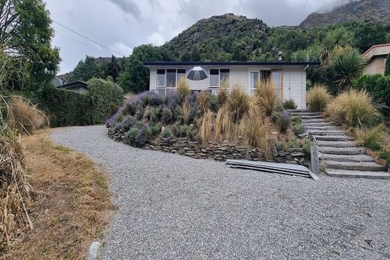 Photo of property in 51 Mcchesney Road, Arthurs Point, Queenstown, 9371