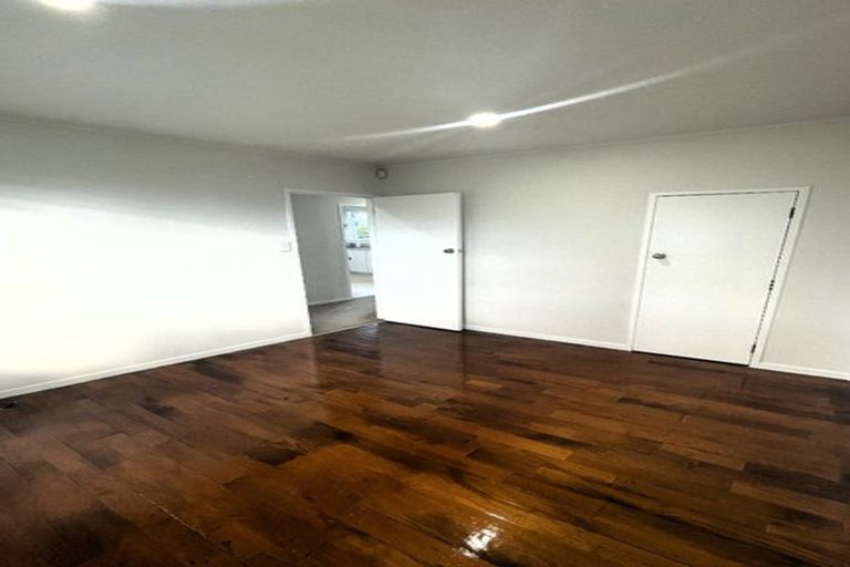 Photo of property in 27 Universal Drive, Henderson, Auckland, 0610