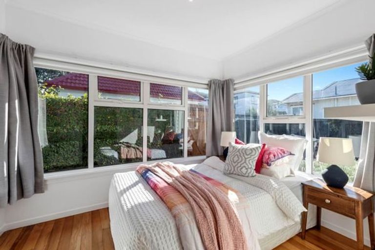 Photo of property in 1/30 Ngataringa Road, Devonport, Auckland, 0624