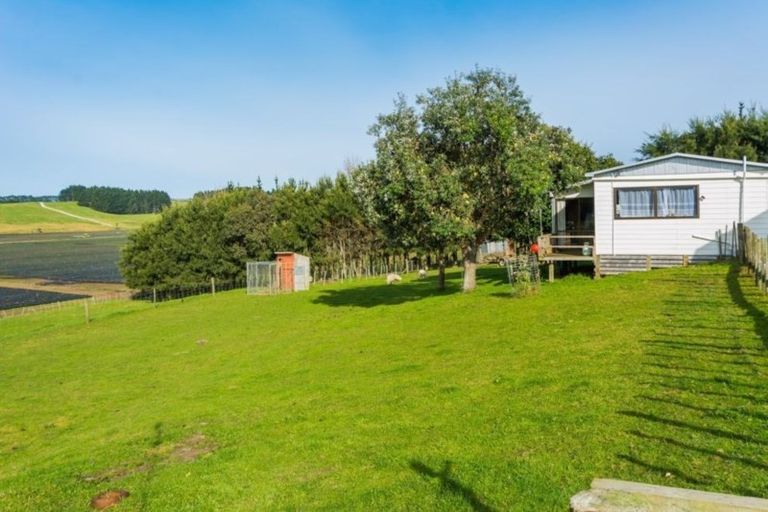 Photo of property in 59 Bradly Road, Helensville, 0875