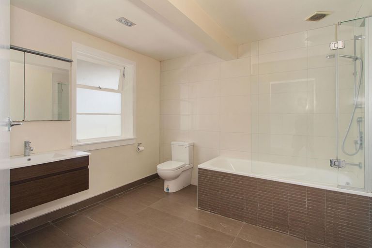 Photo of property in 35 Matipo Road, Mairangi Bay, Auckland, 0630