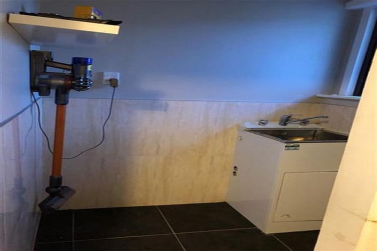 Photo of property in 32 Freyberg Avenue, Papatoetoe, Auckland, 2104