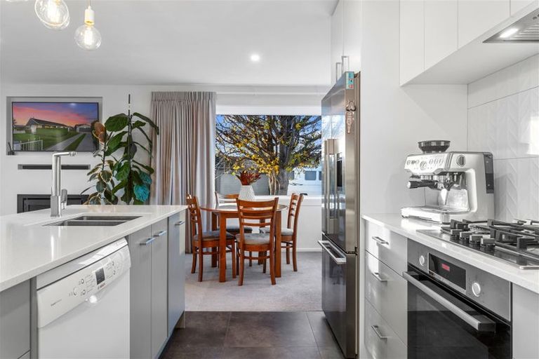 Photo of property in 9 Beeston Place, Redwood, Christchurch, 8051