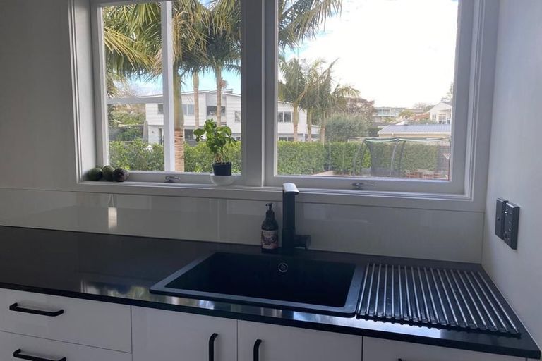 Photo of property in 2/21 Roadley Avenue, Sunnyhills, Auckland, 2010