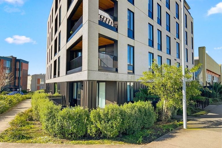 Photo of property in 104/2 Launch Road, Hobsonville, Auckland, 0616