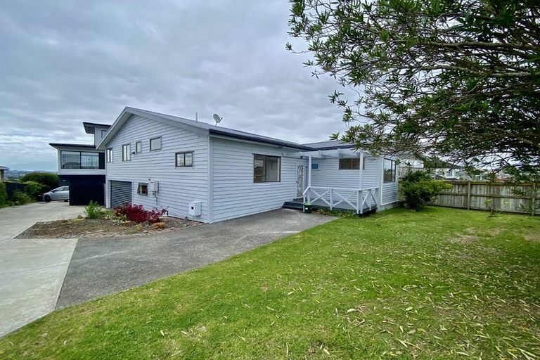 Photo of property in 85 Pupuke Road, Northcote, Auckland, 0627