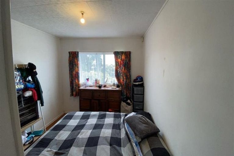 Photo of property in 14 Balwyn Place, Clendon Park, Auckland, 2103