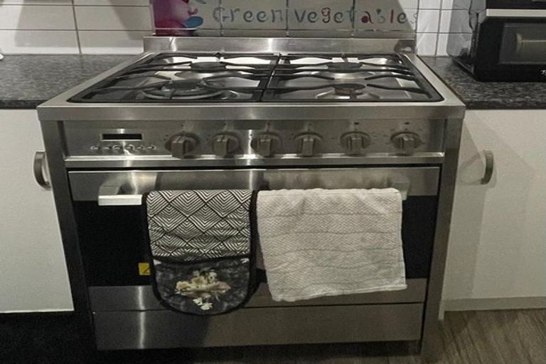 Photo of property in 7 Rawson Street, Tawa, Wellington, 5028