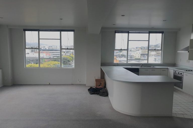 Photo of property in Grandstand Apartments, 11/80 Kent Terrace, Mount Victoria, Wellington, 6011