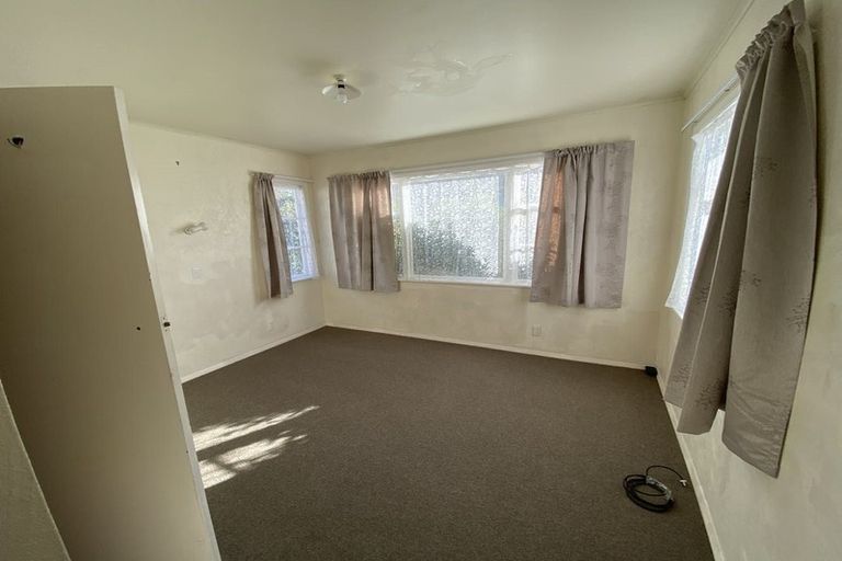 Photo of property in 1/158 Newlands Road, Newlands, Wellington, 6037