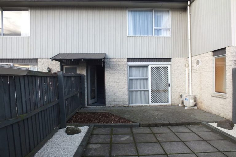 Photo of property in 2/34 Devon Street, Sydenham, Christchurch, 8023