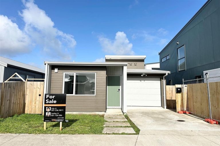 Photo of property in 25 Clayden Shuttleworth Street, Papakura, 2110