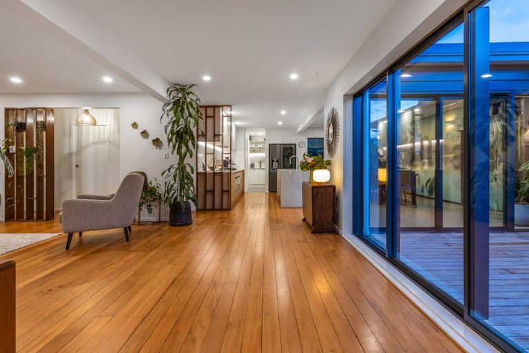 Photo of property in 19 Hillcrest Road, Raumati South, Paraparaumu, 5032