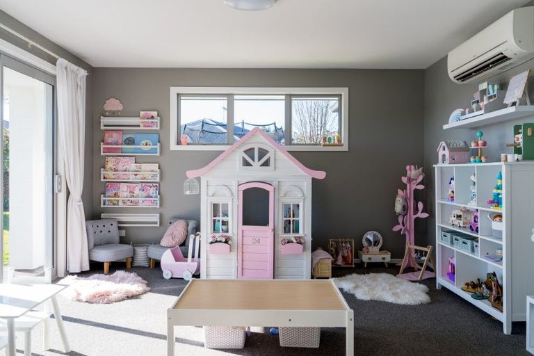 Photo of property in 27 Heathfield Drive, Mosgiel, 9024