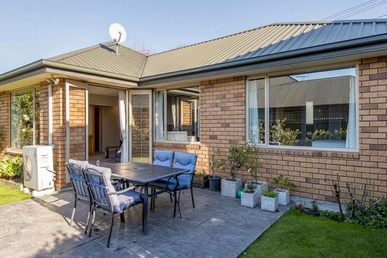 Photo of property in 115a Somerfield Street, Somerfield, Christchurch, 8024