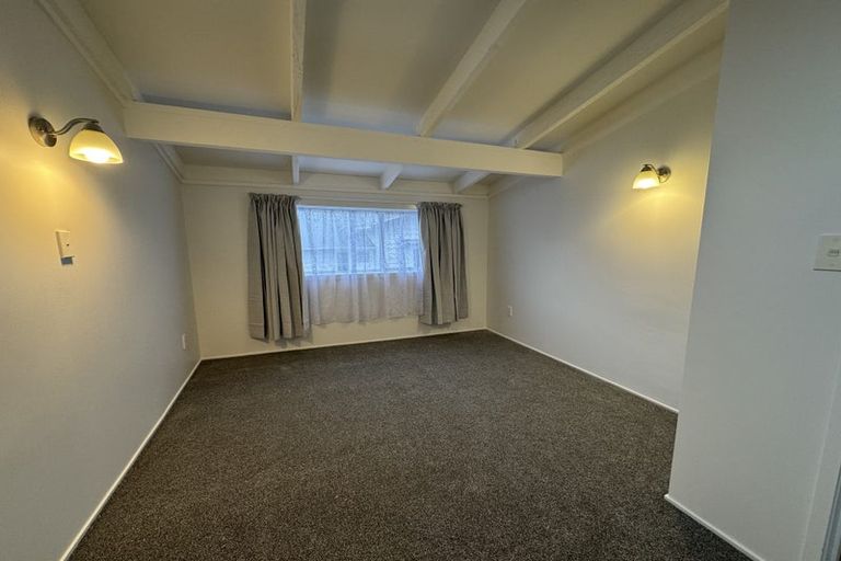 Photo of property in 1/3 Miraka Place, Birkenhead, Auckland, 0626