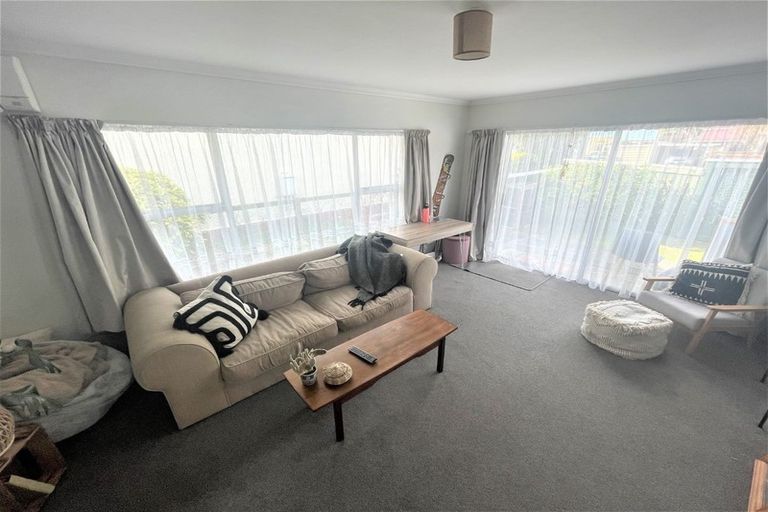Photo of property in 1/66 Oroua Street, Eastbourne, Lower Hutt, 5013