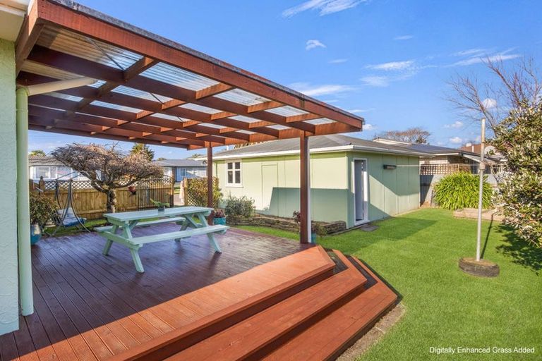 Photo of property in 2 Marsden Place, Awapuni, Palmerston North, 4412