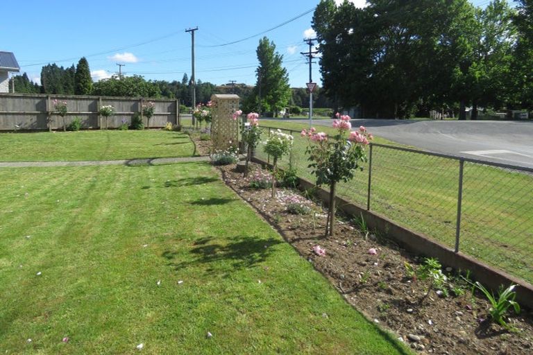 Photo of property in 2 Crampton Road, Reefton, 7830