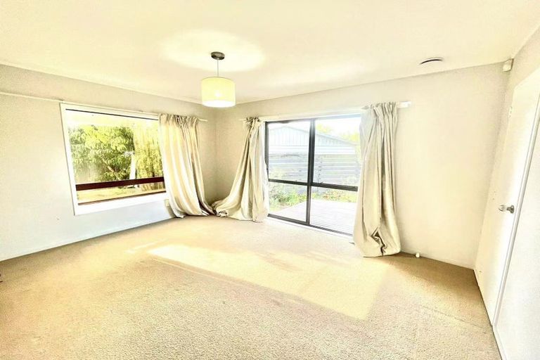 Photo of property in 2/26 Zelda Avenue, Clover Park, Auckland, 2023