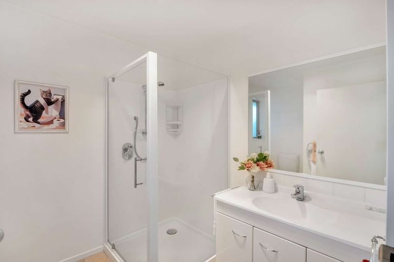 Photo of property in 1/117 Yaldhurst Road, Sockburn, Christchurch, 8042