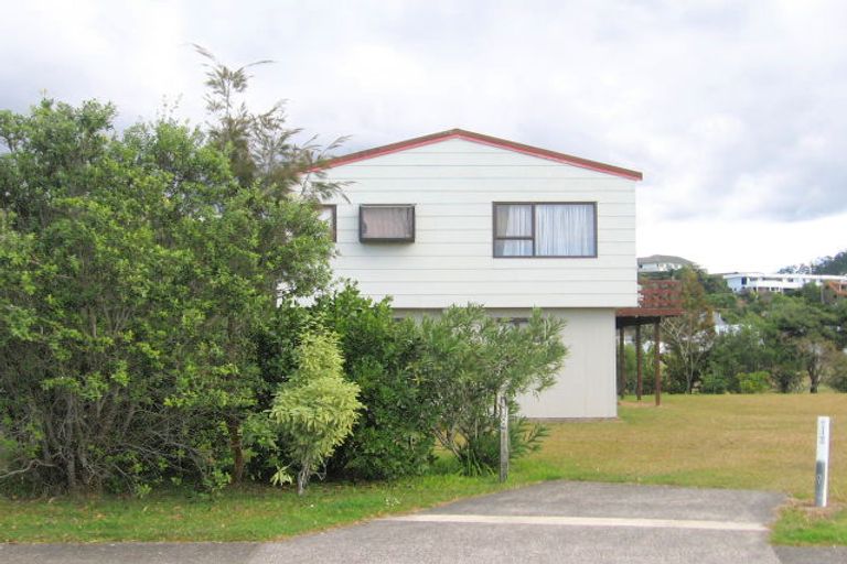 Photo of property in 118 Avalon Place, Whangamata, 3620