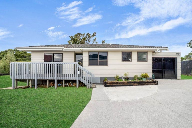 Photo of property in 2/33 Seaward Place, Wattle Downs, Auckland, 2103