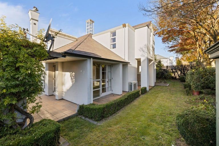 Photo of property in 17 Allister Avenue, Merivale, Christchurch, 8014