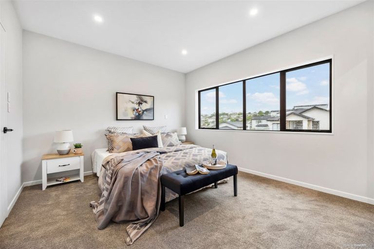 Photo of property in 124 San Valentino Drive, Henderson, Auckland, 0612